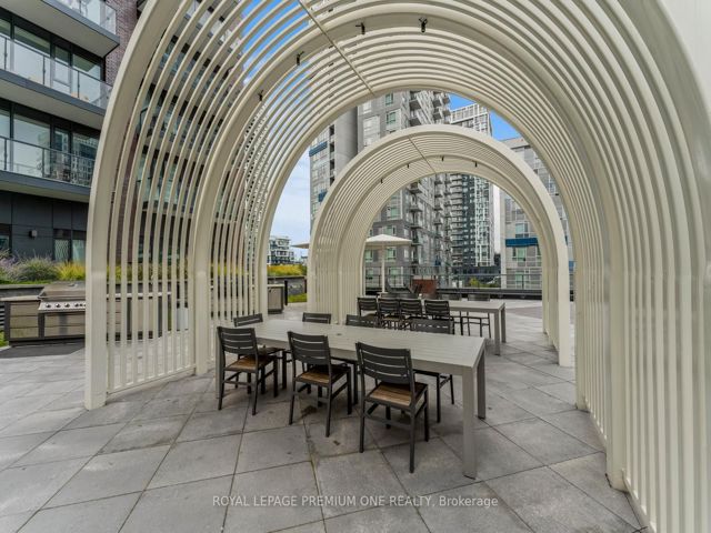 1411 - 130 River St