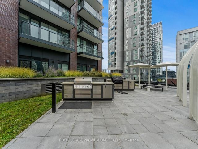 1411 - 130 River St