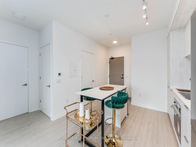 1411 - 130 River St