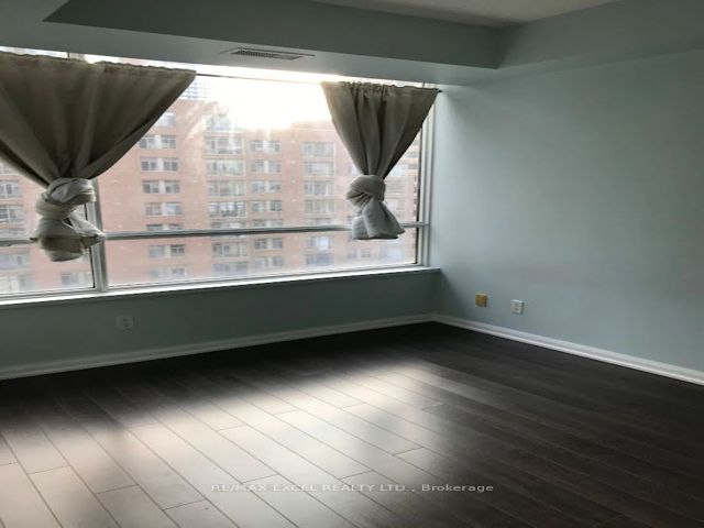 1616 - 111 Elizabeth St