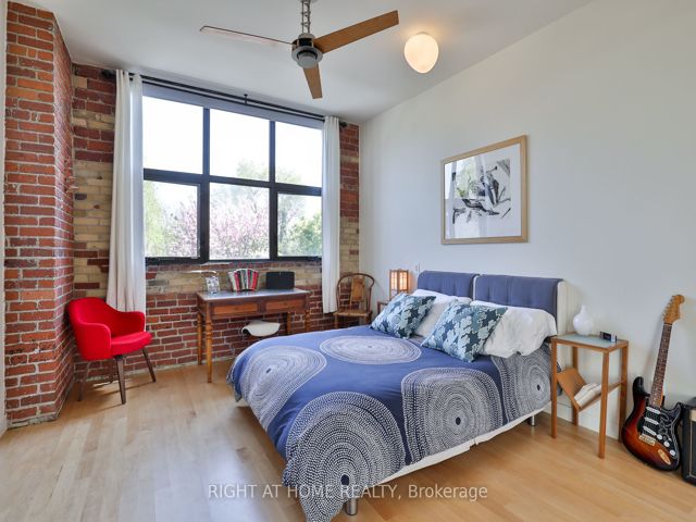 5 - 200 Clinton St