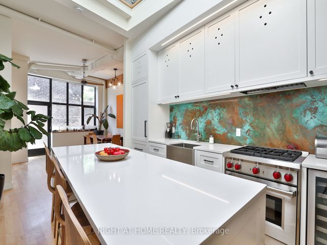 5 - 200 Clinton St