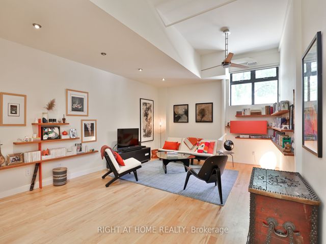 5 - 200 Clinton St