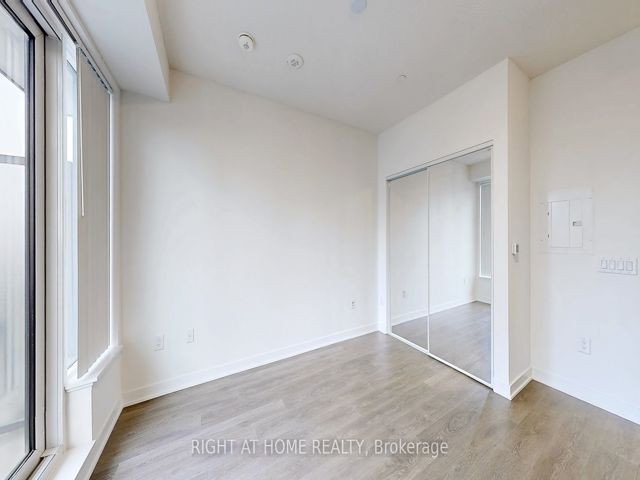 1406 - 130 River St