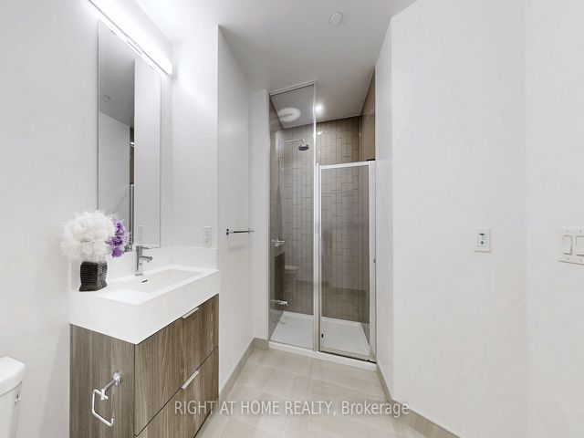 1406 - 130 River St