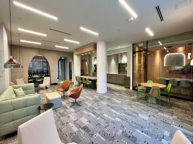1406 - 130 River St