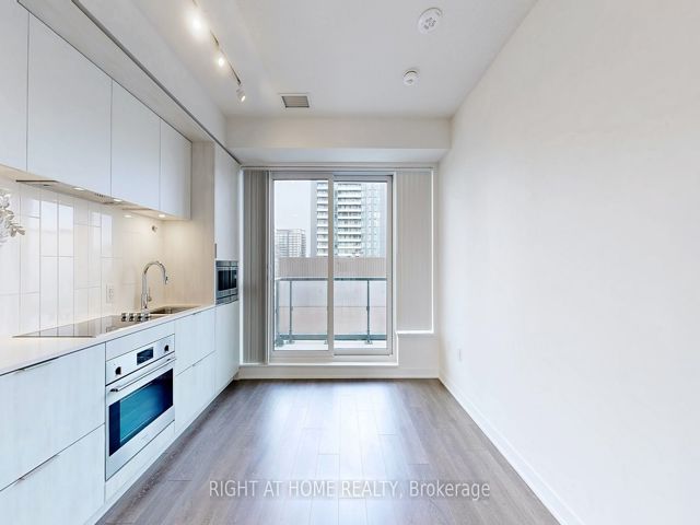 1406 - 130 River St