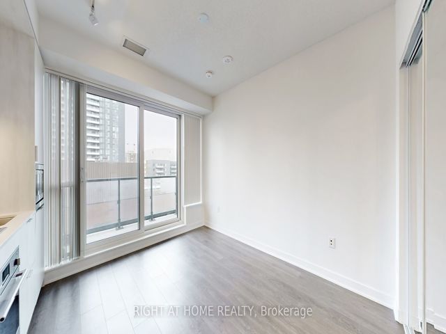 1406 - 130 River St
