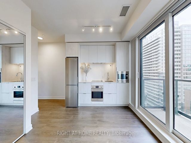 1406 - 130 River St