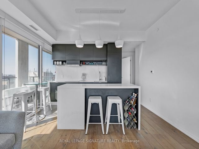 2814 - 5 Soudan Ave