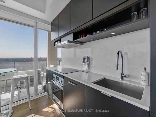 2814 - 5 Soudan Ave