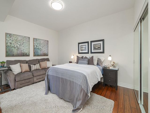 811 - 12 Rean Dr