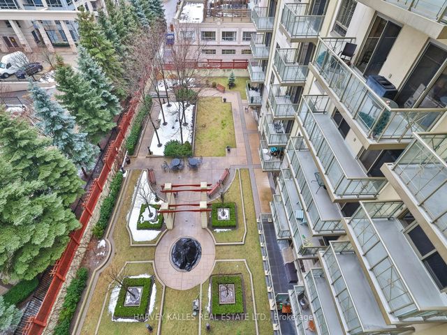 811 - 12 Rean Dr