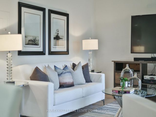 811 - 12 Rean Dr