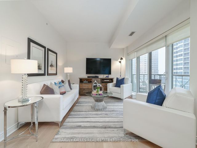 811 - 12 Rean Dr