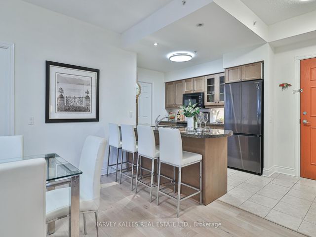 811 - 12 Rean Dr