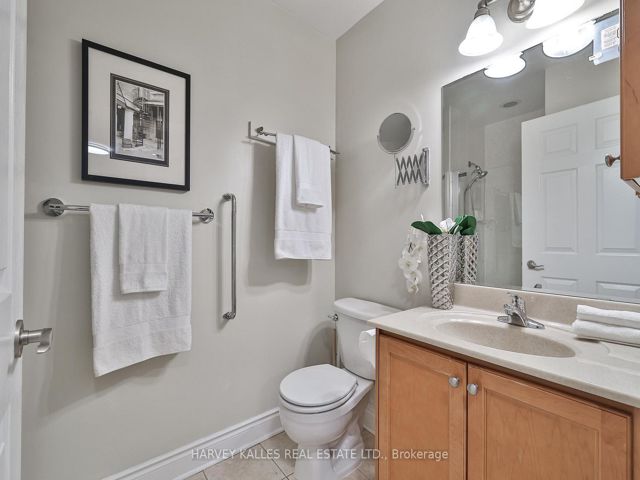 811 - 12 Rean Dr