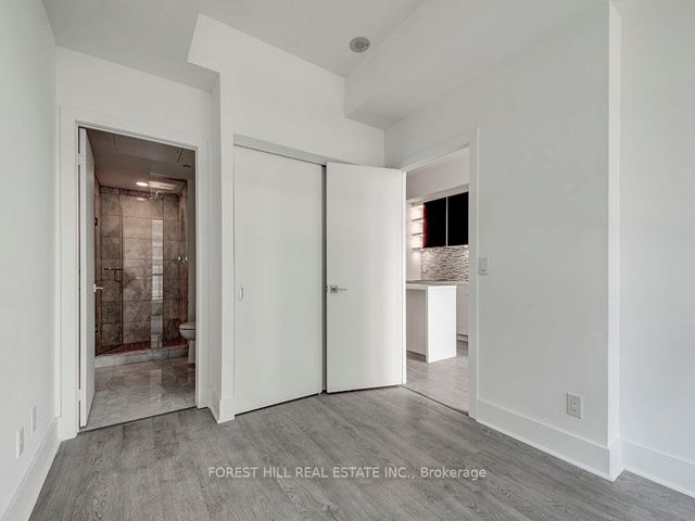 605 - 32 Davenport Rd W