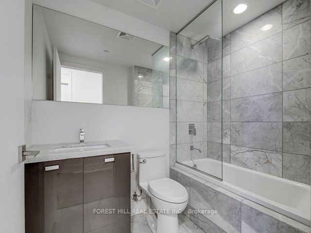 605 - 32 Davenport Rd W
