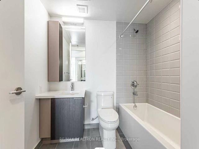 1101 - 203 College St