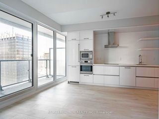 4606 - 2221 Yonge St