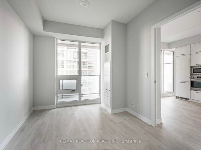 4606 - 2221 Yonge St