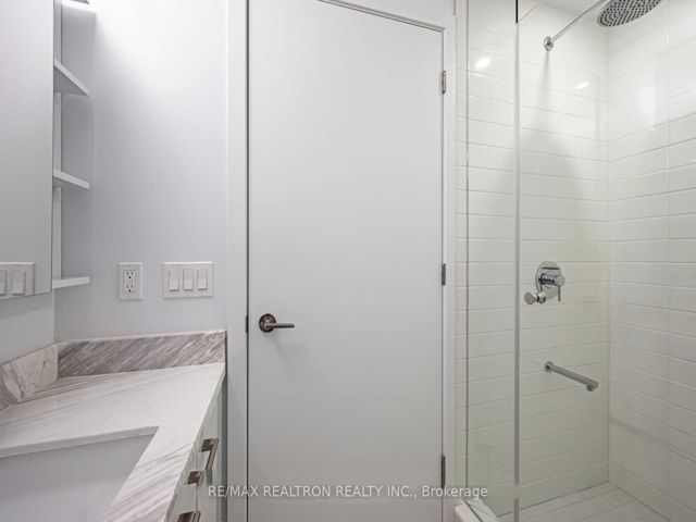 4606 - 2221 Yonge St