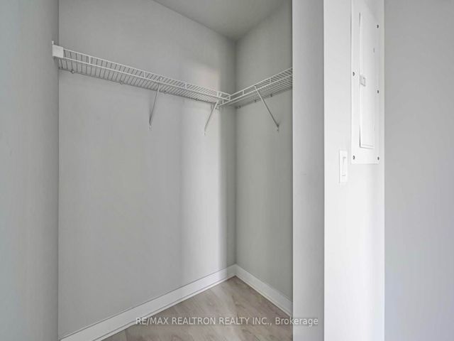 4606 - 2221 Yonge St