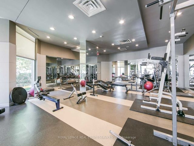 328 - 230 Queens Quay W