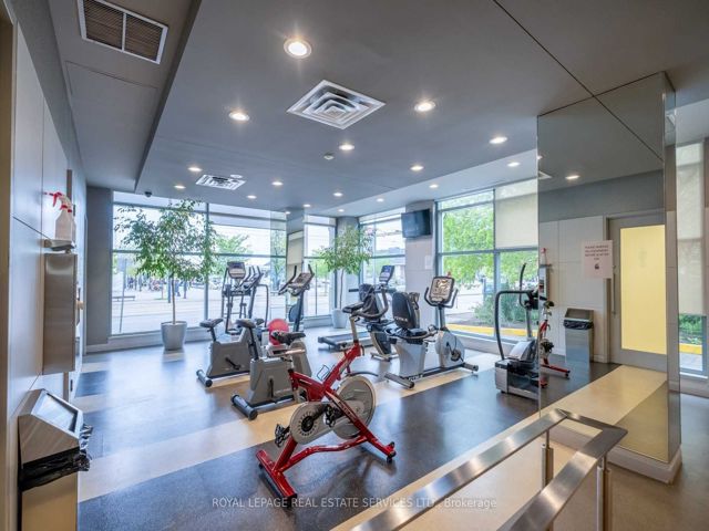 328 - 230 Queens Quay W