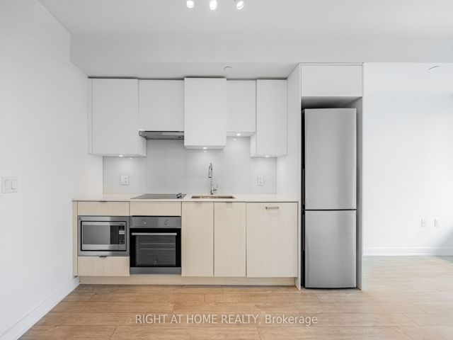 2305 - 195 Redpath Ave