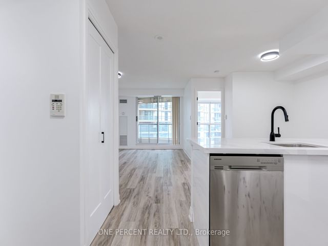 1509 - 7 Lorraine Dr