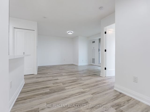 1509 - 7 Lorraine Dr