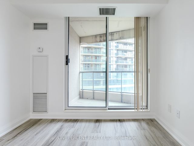 1509 - 7 Lorraine Dr