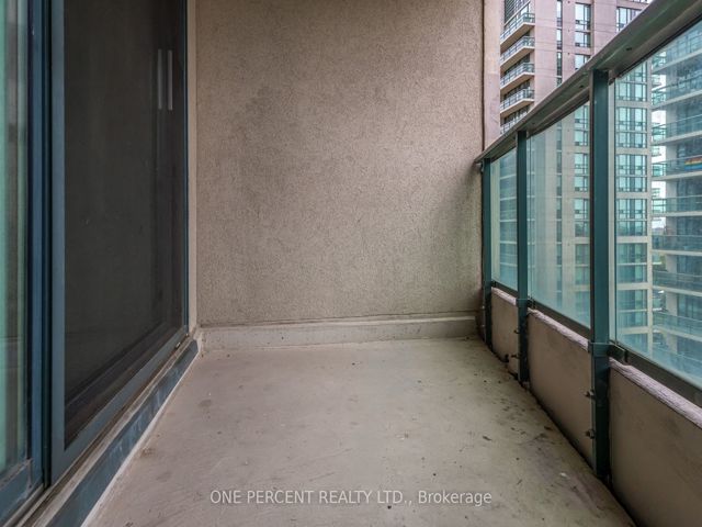 1509 - 7 Lorraine Dr