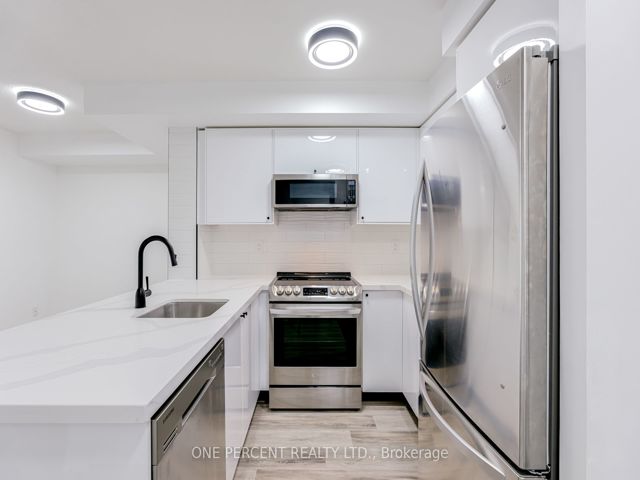 1509 - 7 Lorraine Dr