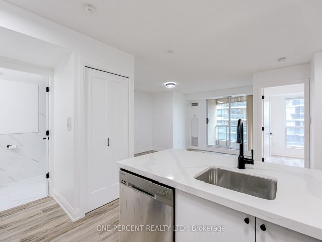 1509 - 7 Lorraine Dr
