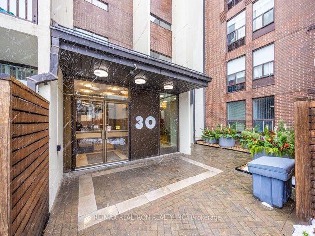 518 - 30 Fashion Roseway