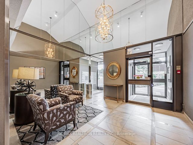 518 - 30 Fashion Roseway