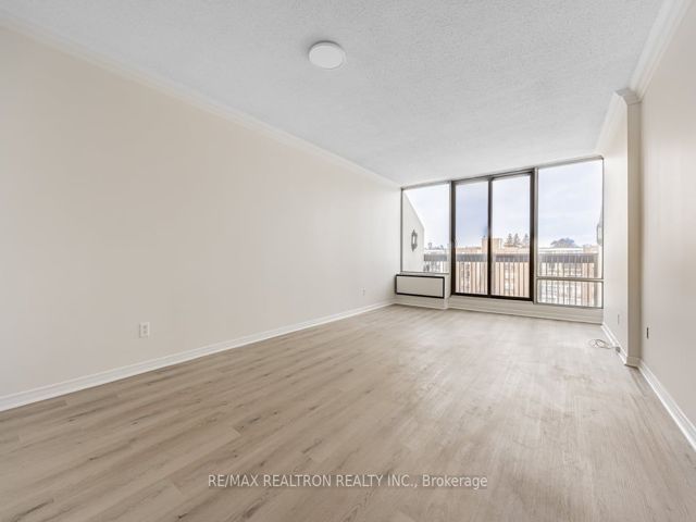 518 - 30 Fashion Roseway