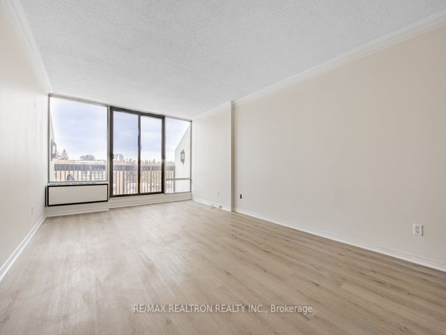 518 - 30 Fashion Roseway