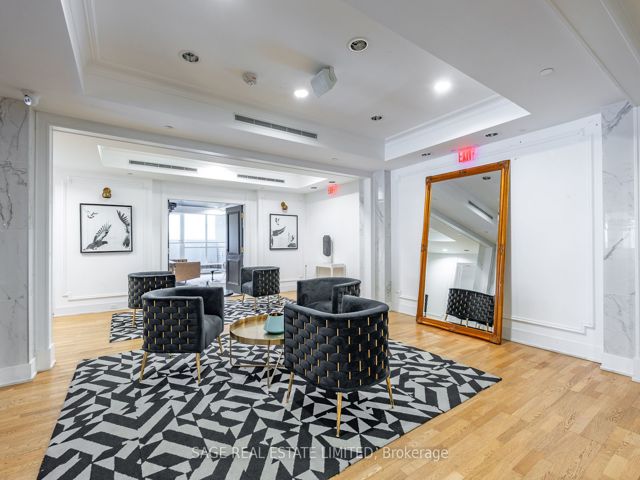 407 - 20 Gladstone Ave
