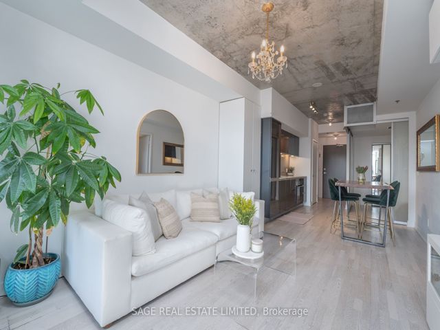 407 - 20 Gladstone Ave