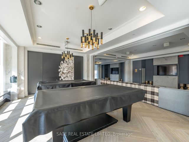 407 - 20 Gladstone Ave