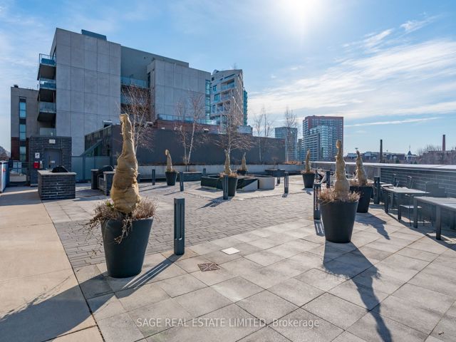 407 - 20 Gladstone Ave