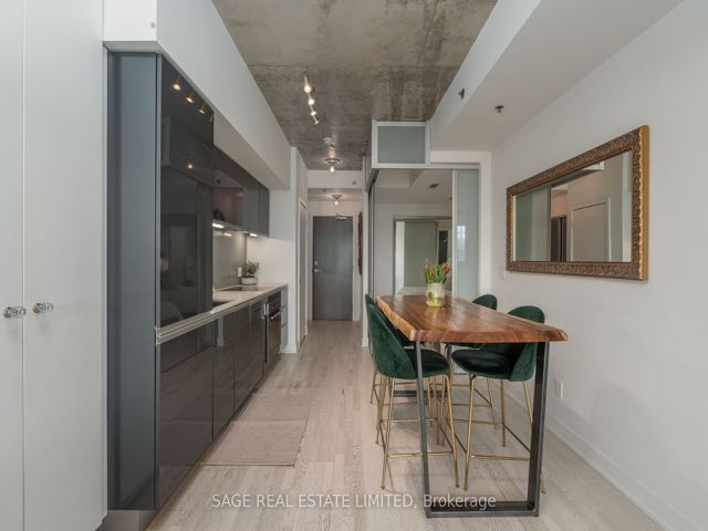 407 - 20 Gladstone Ave
