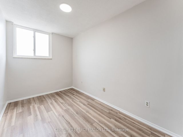 911 - 1360 York Mills Rd