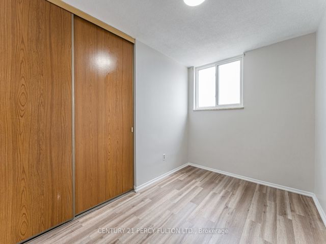 911 - 1360 York Mills Rd