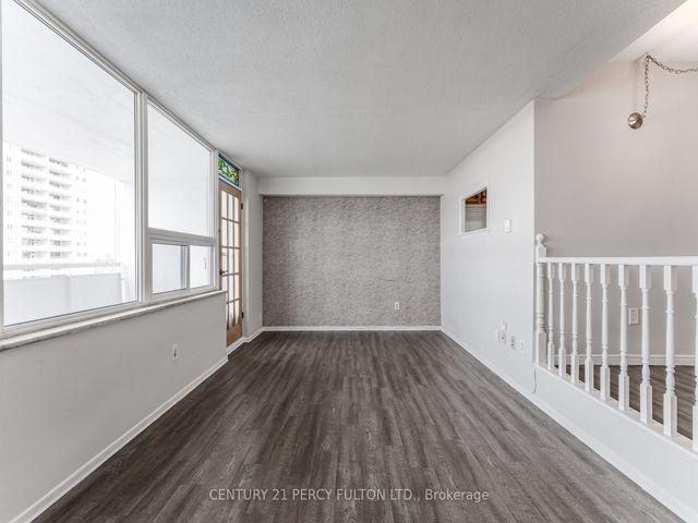 911 - 1360 York Mills Rd
