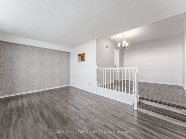 911 - 1360 York Mills Rd